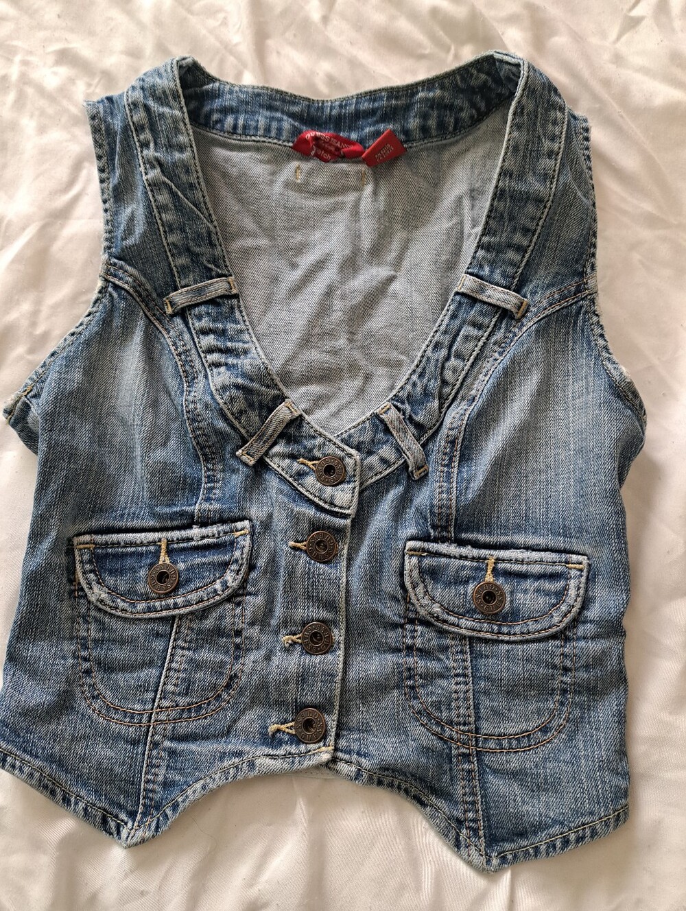 Guess Women Denim Button-Front Vest in Light Blue